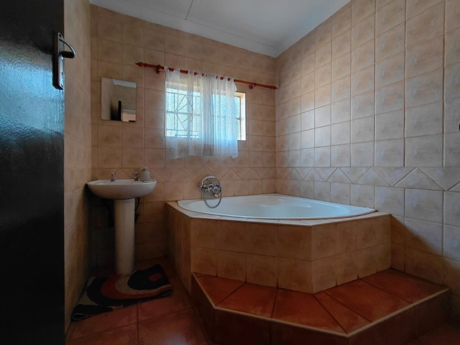 21 Bedroom Property for Sale in Van Der Hoff Park North West